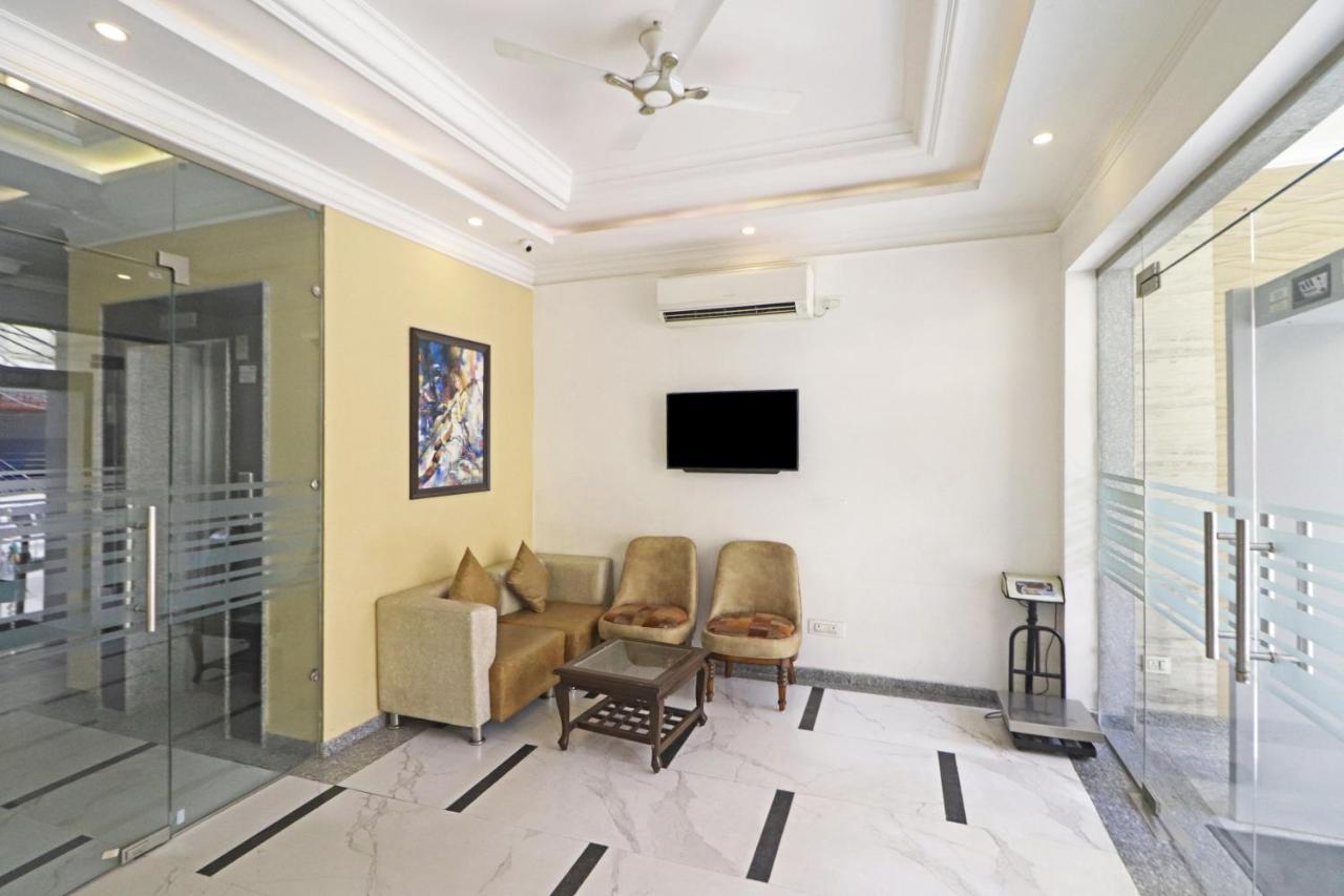 Hotel Almora Near Delhi Airport Új-Delhi Kültér fotó
