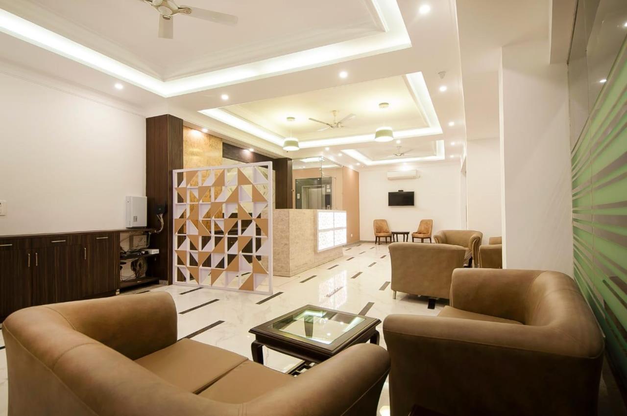 Hotel Almora Near Delhi Airport Új-Delhi Kültér fotó