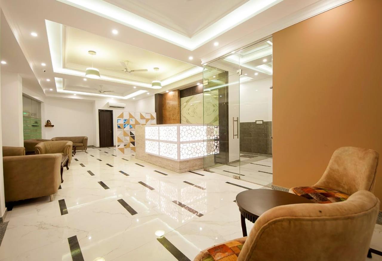 Hotel Almora Near Delhi Airport Új-Delhi Kültér fotó